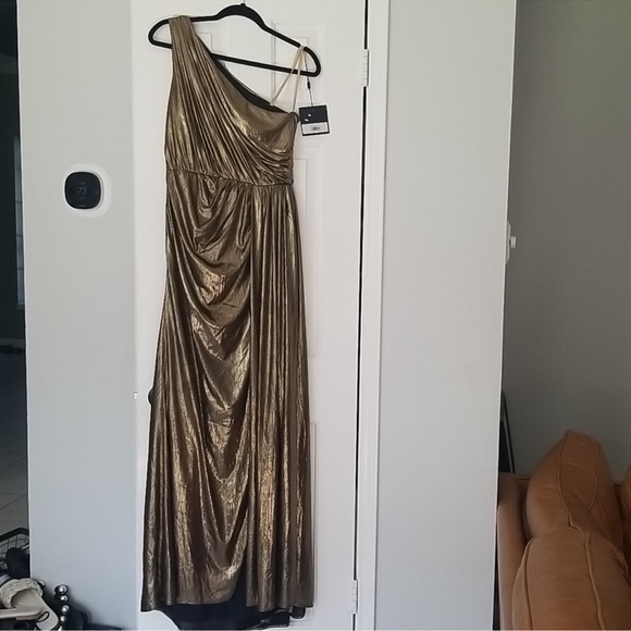 NWT Ieena for Mac Duggal one-shoulder gold Grecian gown - Picture 4 of 5